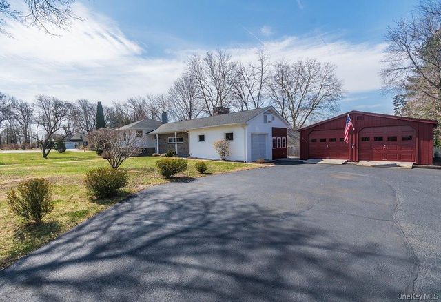 12 Crest Road, Danbury, CT 06811