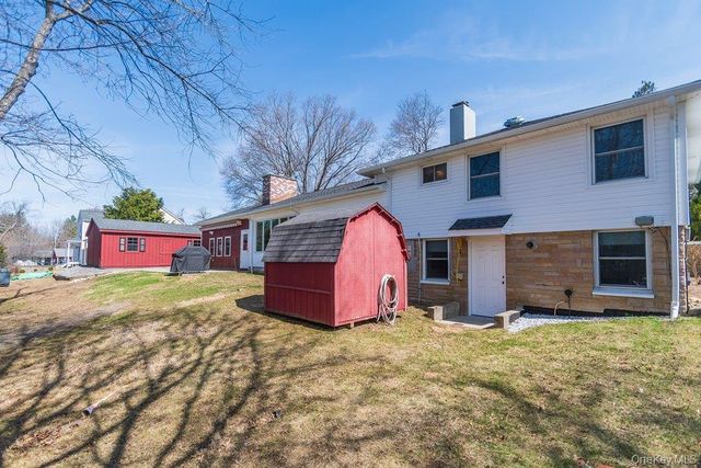 12 Crest Road, Danbury, CT 06811
