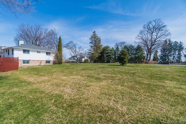 12 Crest Road, Danbury, CT 06811