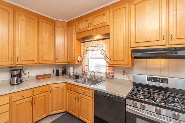 12 Crest Road, Danbury, CT 06811