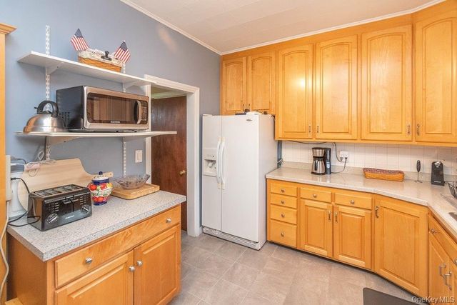 12 Crest Road, Danbury, CT 06811