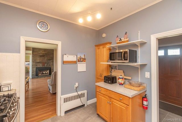 12 Crest Road, Danbury, CT 06811