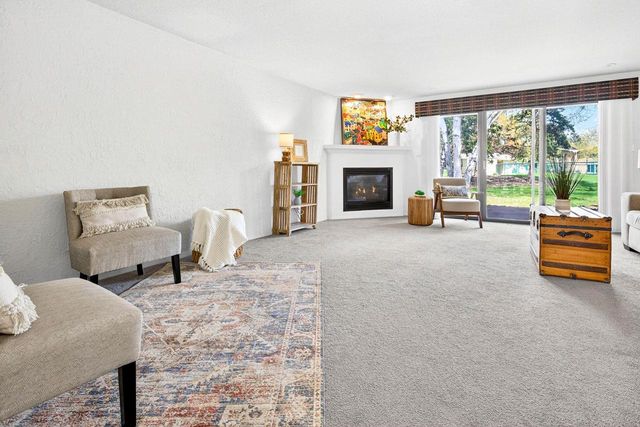 1237 W NICOLET CERCLE, Appleton, WI 54914