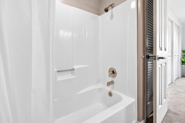 1237 W NICOLET CERCLE, Appleton, WI 54914