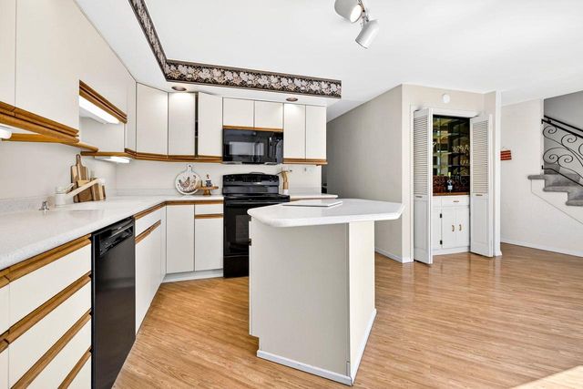 1237 W NICOLET CERCLE, Appleton, WI 54914