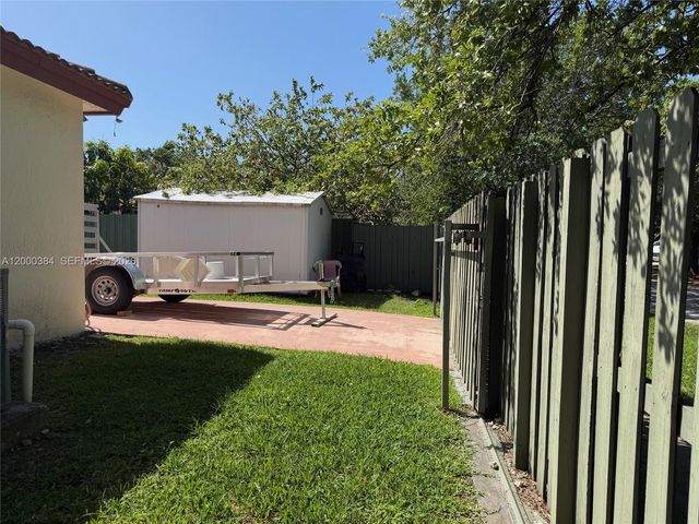 11324 SW 246th Ter, Miami, FL 33032