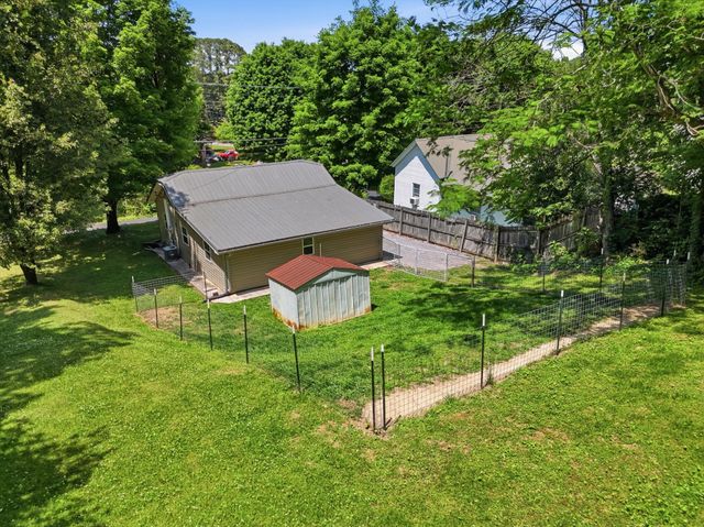 121 Sharp Road, Athens, TN 37303