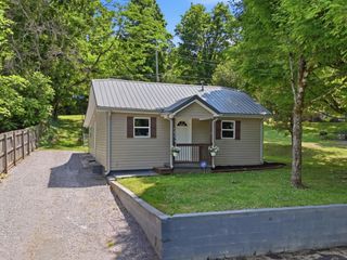 121 Sharp Road, Athens, TN 37303