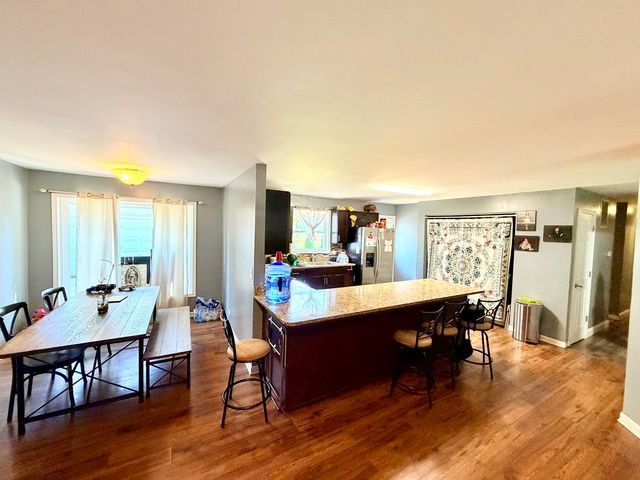 419 Singapore Lane, Carpentersville, IL 60110