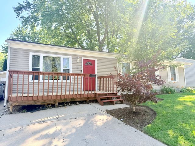 419 Singapore Lane, Carpentersville, IL 60110