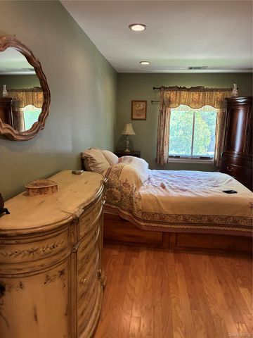 1006 Skyline Drive, Coram, NY 11727