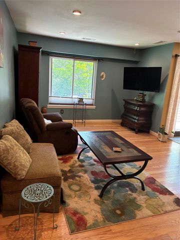 1006 Skyline Drive, Coram, NY 11727