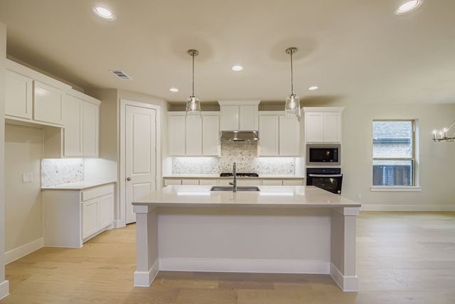 6040 Silverstein Street, Fort Worth, TX 76126