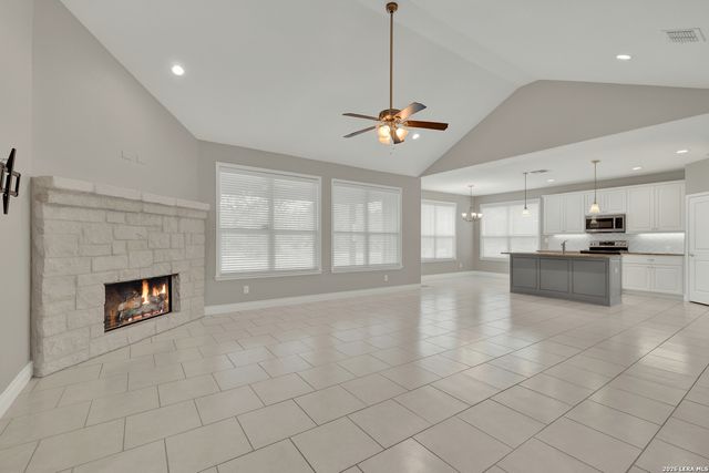 1041 MADRONE RD, Fischer, TX 78623