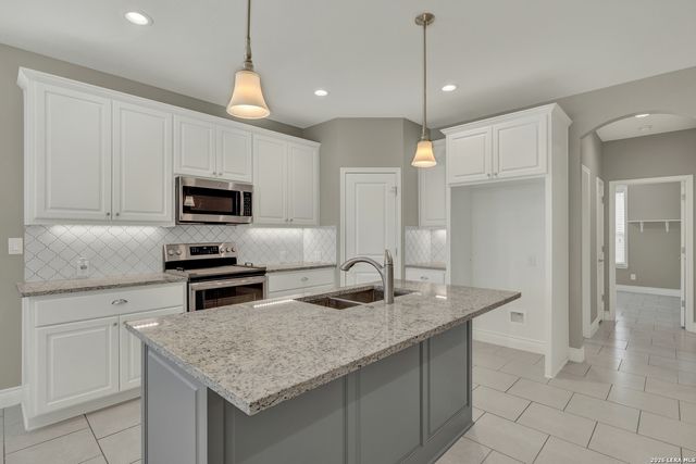 1041 MADRONE RD, Fischer, TX 78623