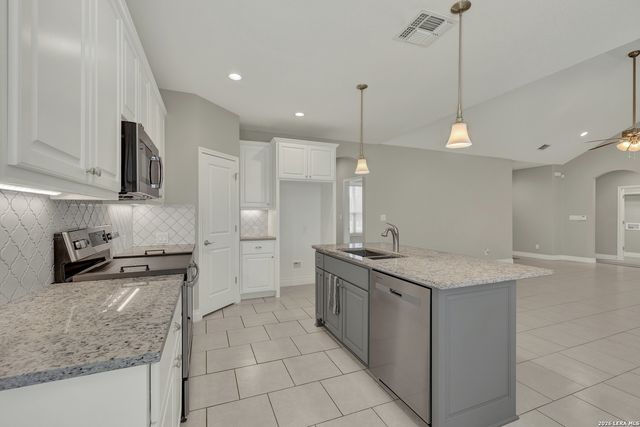 1041 MADRONE RD, Fischer, TX 78623