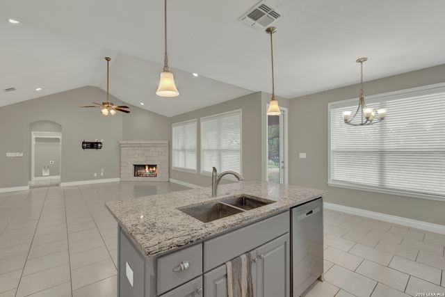 1041 MADRONE RD, Fischer, TX 78623