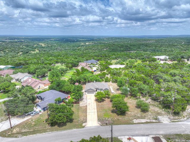 1041 MADRONE RD, Fischer, TX 78623