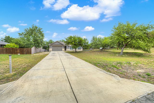 1041 MADRONE RD, Fischer, TX 78623