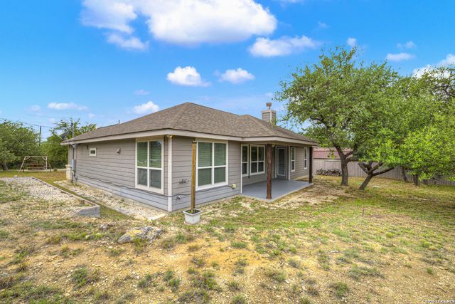1041 MADRONE RD, Fischer, TX 78623