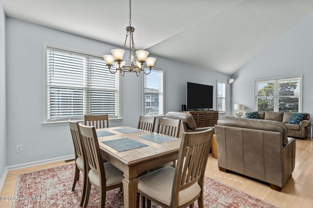 111 SE 72nd Street, Oak Island, NC 28465