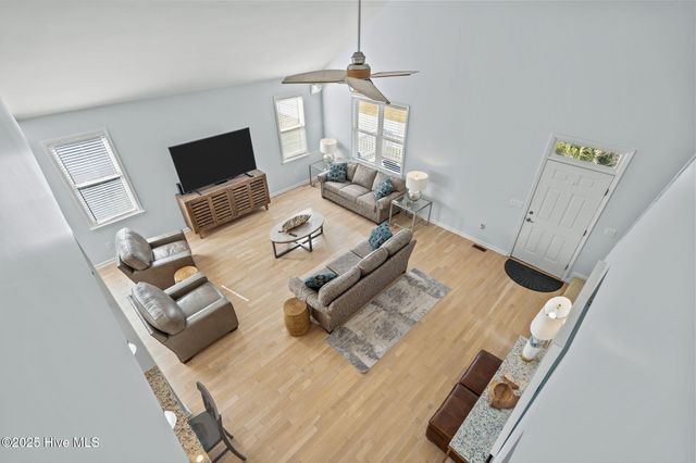 111 SE 72nd Street, Oak Island, NC 28465