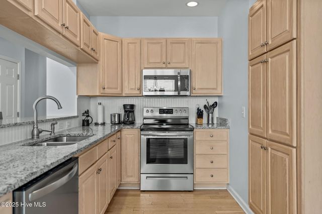 111 SE 72nd Street, Oak Island, NC 28465