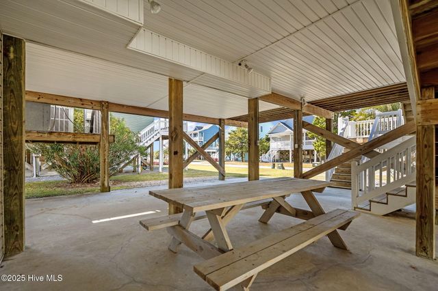 111 SE 72nd Street, Oak Island, NC 28465