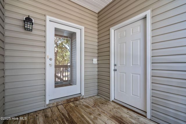 111 SE 72nd Street, Oak Island, NC 28465