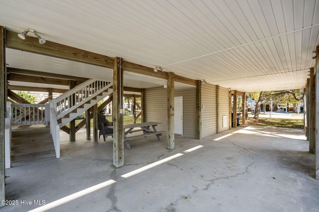 111 SE 72nd Street, Oak Island, NC 28465