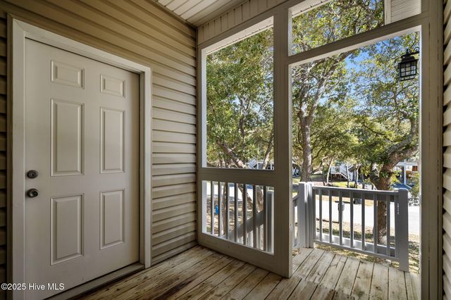 111 SE 72nd Street, Oak Island, NC 28465