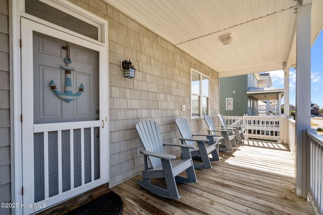 111 SE 72nd Street, Oak Island, NC 28465