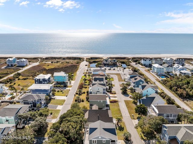 111 SE 72nd Street, Oak Island, NC 28465