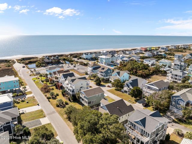 111 SE 72nd Street, Oak Island, NC 28465