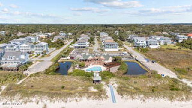 111 SE 72nd Street, Oak Island, NC 28465