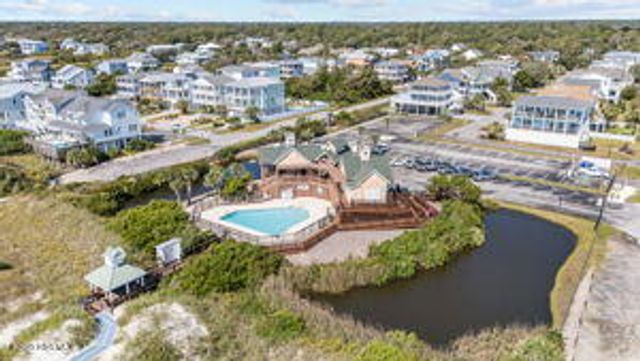 111 SE 72nd Street, Oak Island, NC 28465