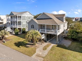 111 SE 72nd Street, Oak Island, NC 28465