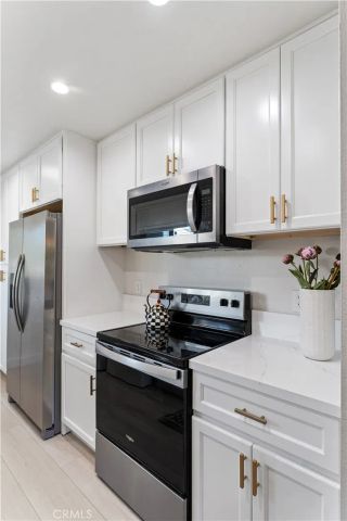 4724 Park Granada 217, Calabasas, CA 91302