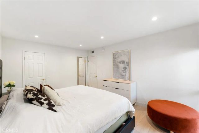 4724 Park Granada 217, Calabasas, CA 91302