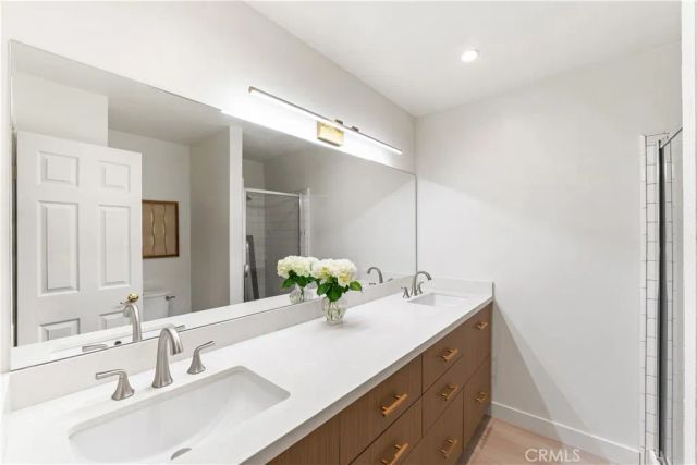 4724 Park Granada 217, Calabasas, CA 91302