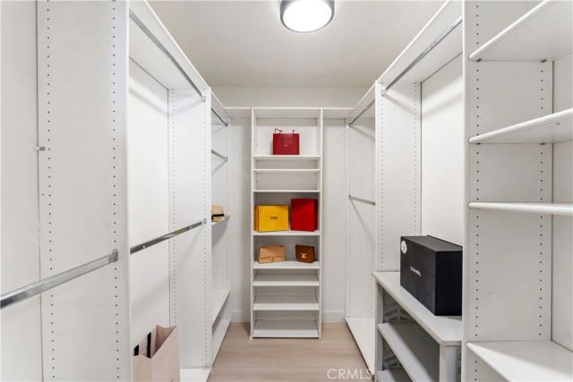 4724 Park Granada 217, Calabasas, CA 91302