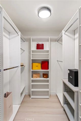 4724 Park Granada 217, Calabasas, CA 91302