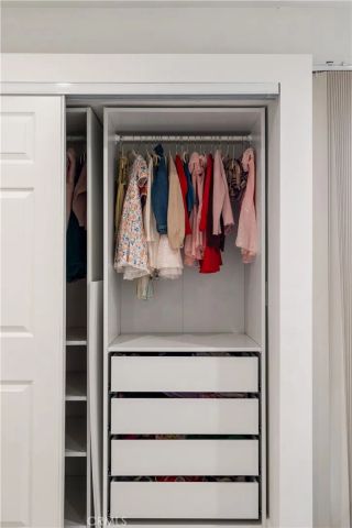 4724 Park Granada 217, Calabasas, CA 91302