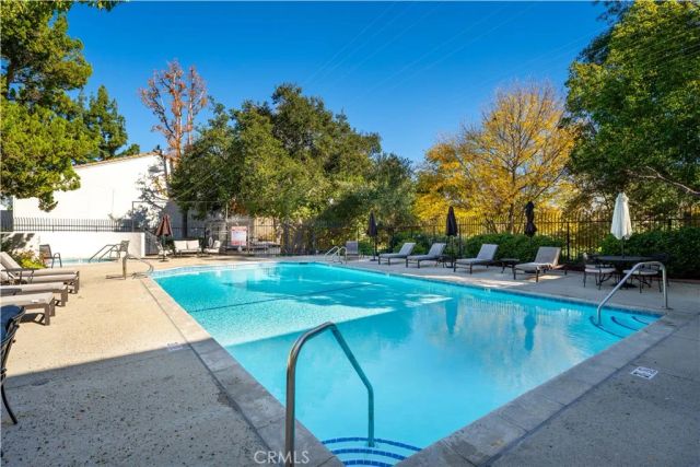 4724 Park Granada 217, Calabasas, CA 91302