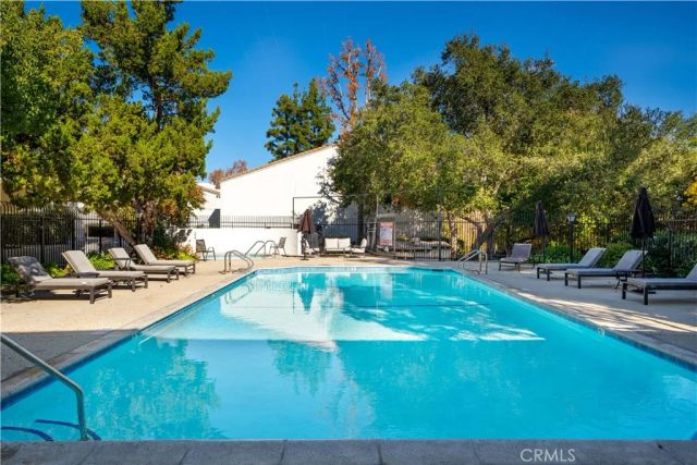 4724 Park Granada 217, Calabasas, CA 91302