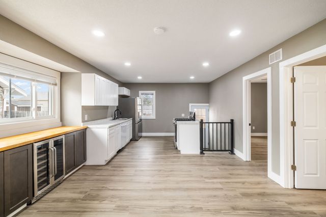 1422 Hull Avenue, Des Moines, IA 50316