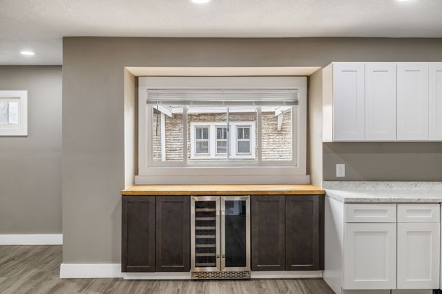 1422 Hull Avenue, Des Moines, IA 50316