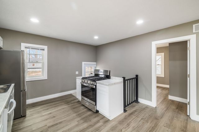 1422 Hull Avenue, Des Moines, IA 50316