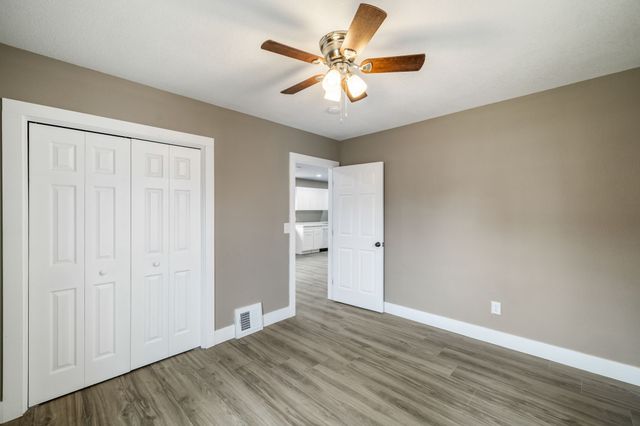 1422 Hull Avenue, Des Moines, IA 50316