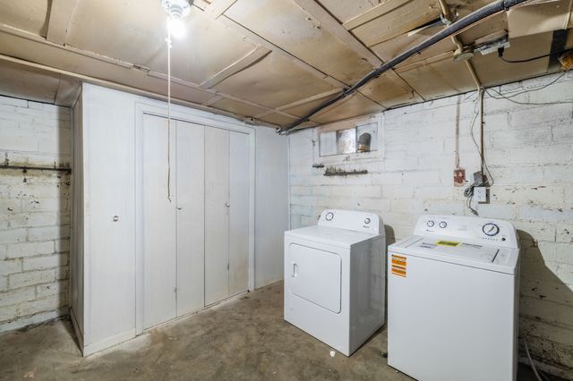 1422 Hull Avenue, Des Moines, IA 50316